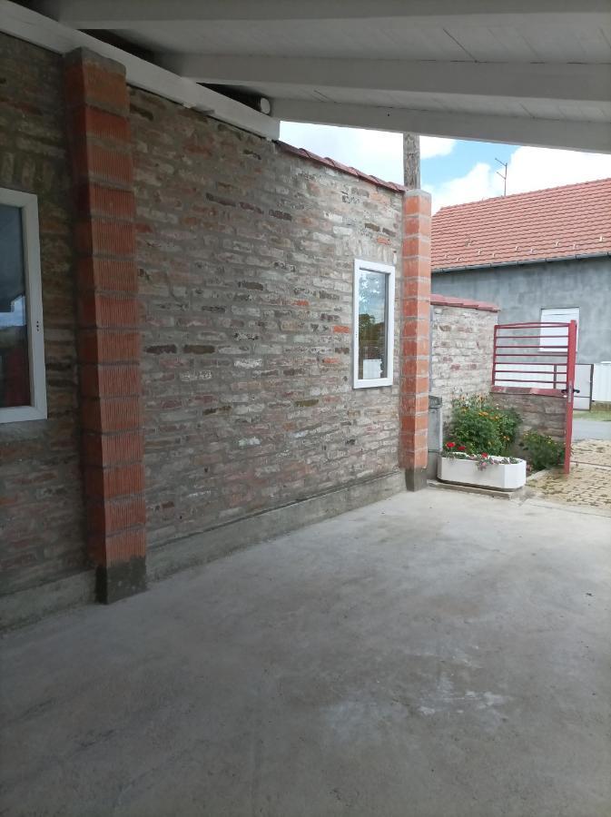 Arena Nikic Hotel Osijek Exterior foto